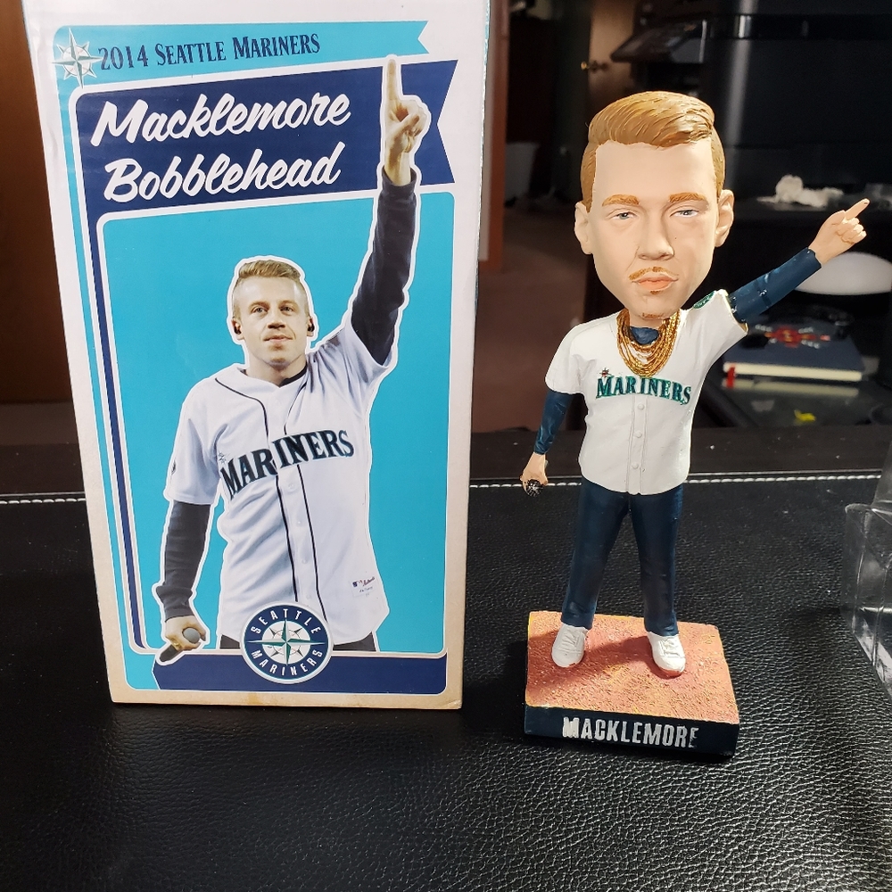Maclemore Bobblehead